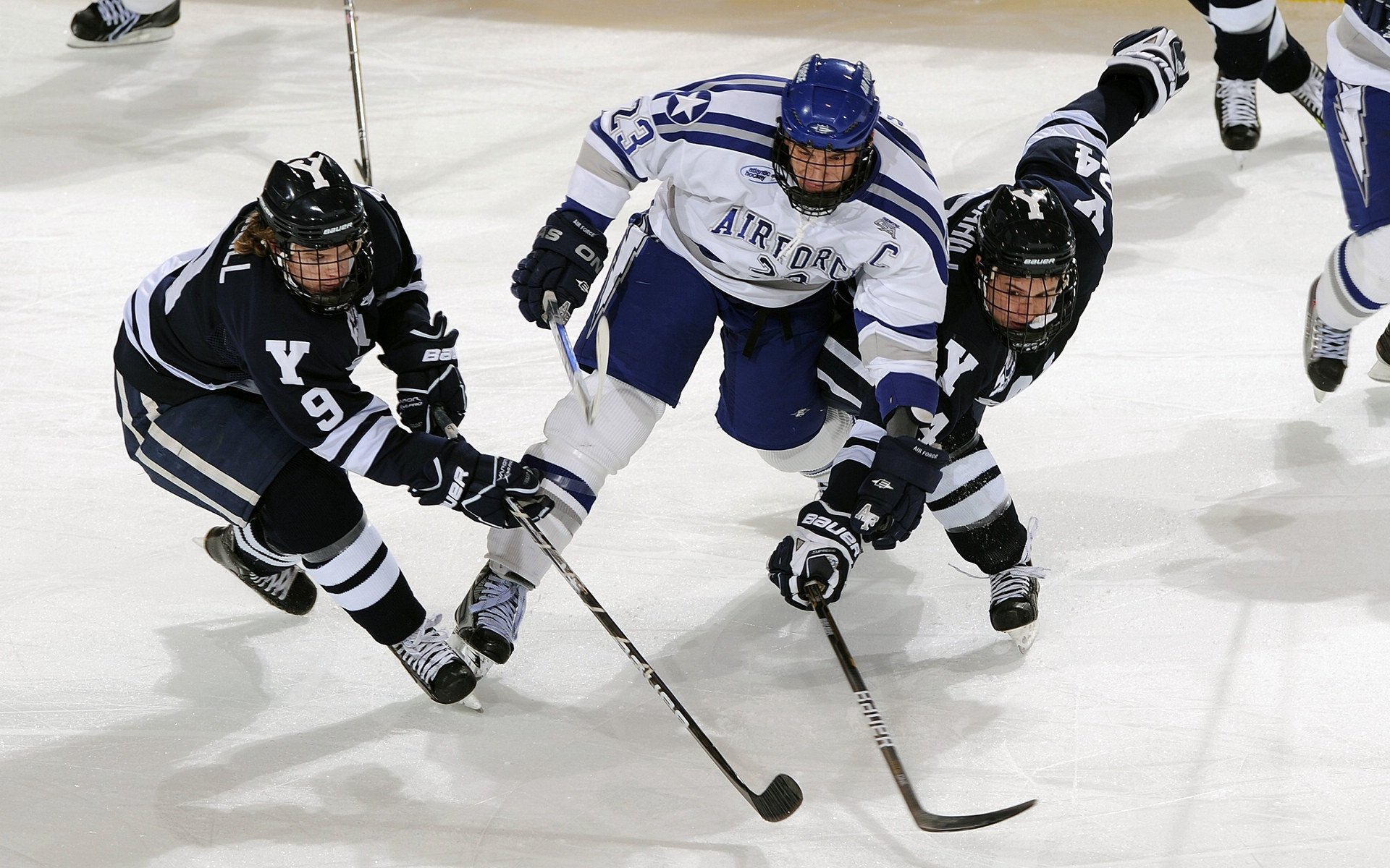 kering.com-国际足球创新联盟成立，推动技术创新与行业标准提升，国际足联创办的比赛有